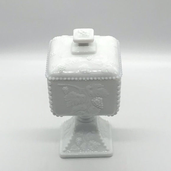 FENTON VINTAGE HARVEST GRAPE MILK GLASS CANDY DISH - Picture 3 of 8